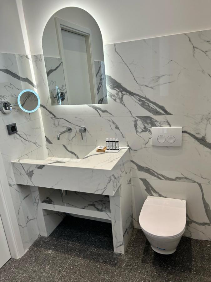 Jensen Luxury Suites Rhodes City Exteriör bild