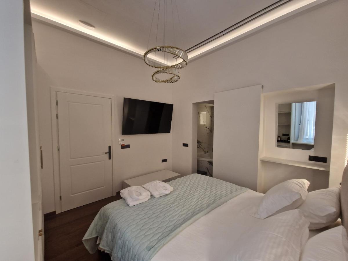 Jensen Luxury Suites Rhodes City Exteriör bild