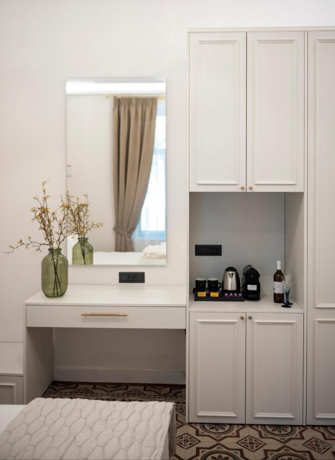 Jensen Luxury Suites Rhodes City Exteriör bild
