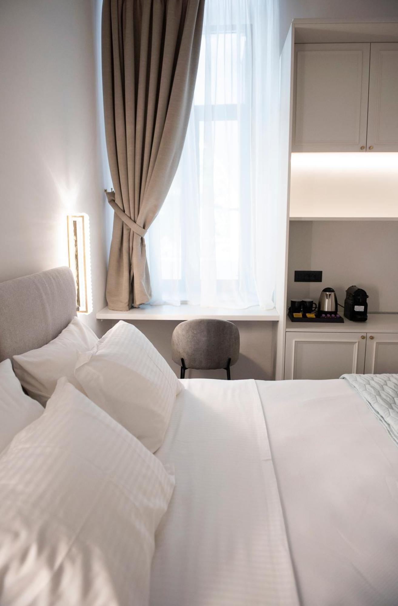 Jensen Luxury Suites Rhodes City Exteriör bild