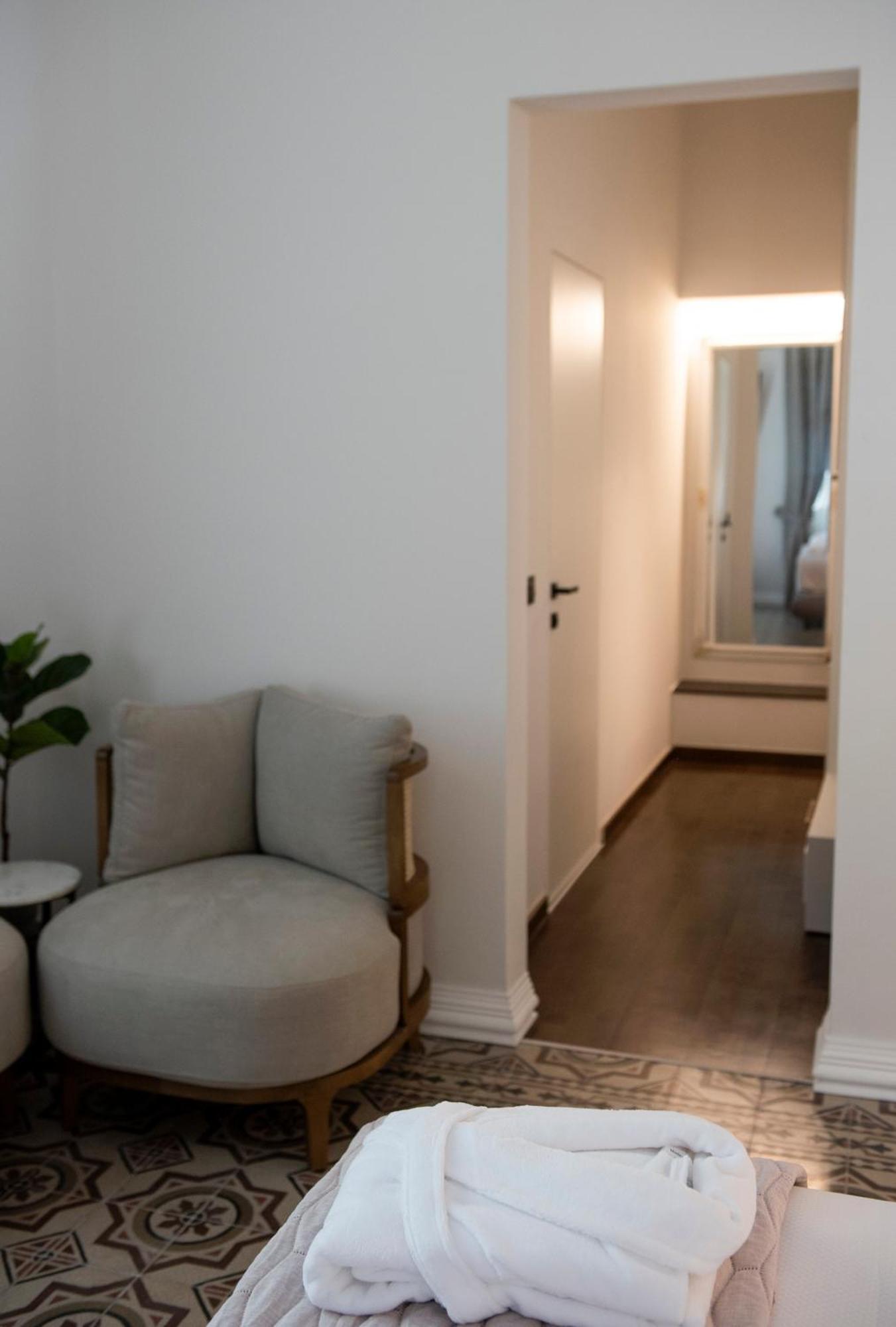 Jensen Luxury Suites Rhodes City Exteriör bild