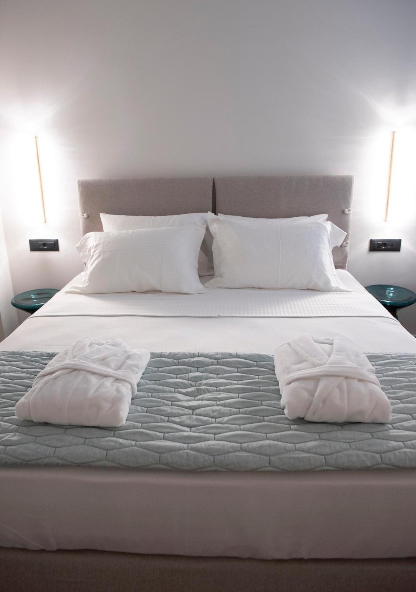 Jensen Luxury Suites Rhodes City Exteriör bild
